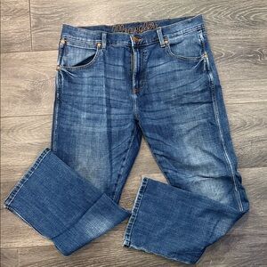 Wrangler Men's Classic Indigo Relaxed Jeans